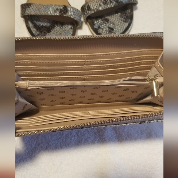 Sandles and clutch bag greenish blue is color - Picture 7 of 7